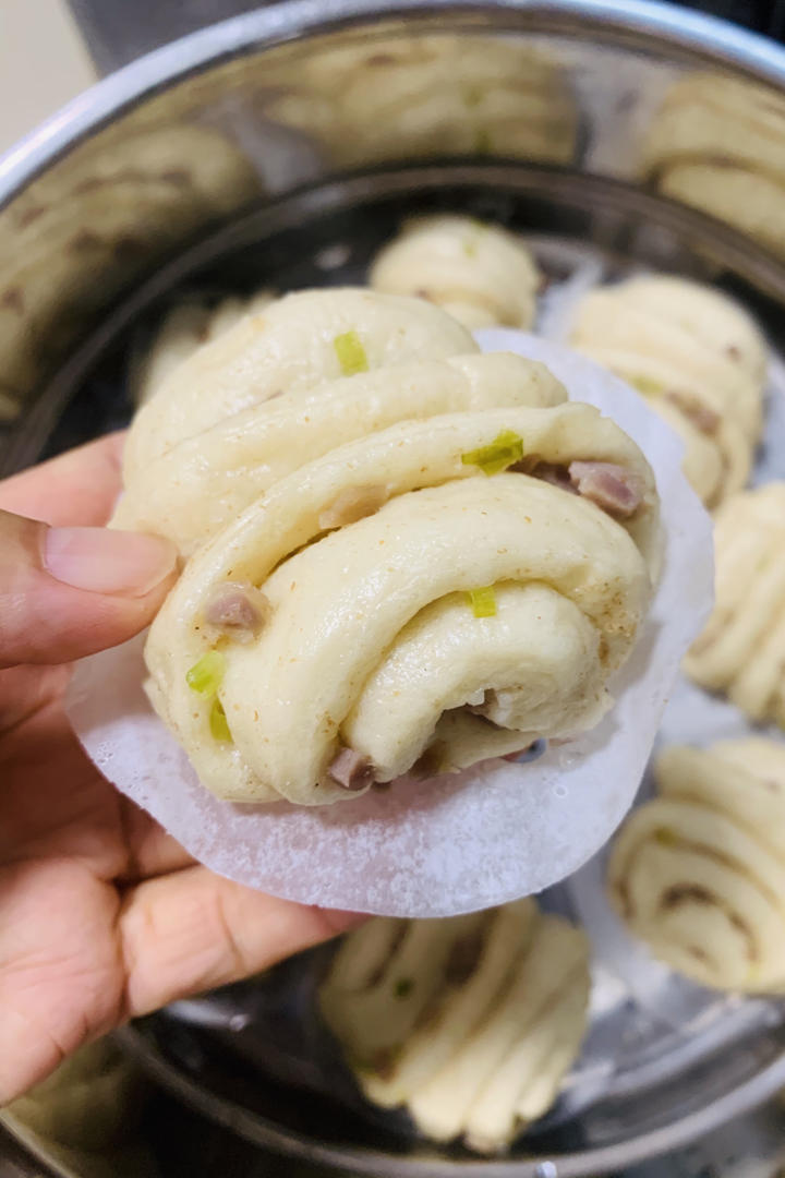 传统的葱油花卷