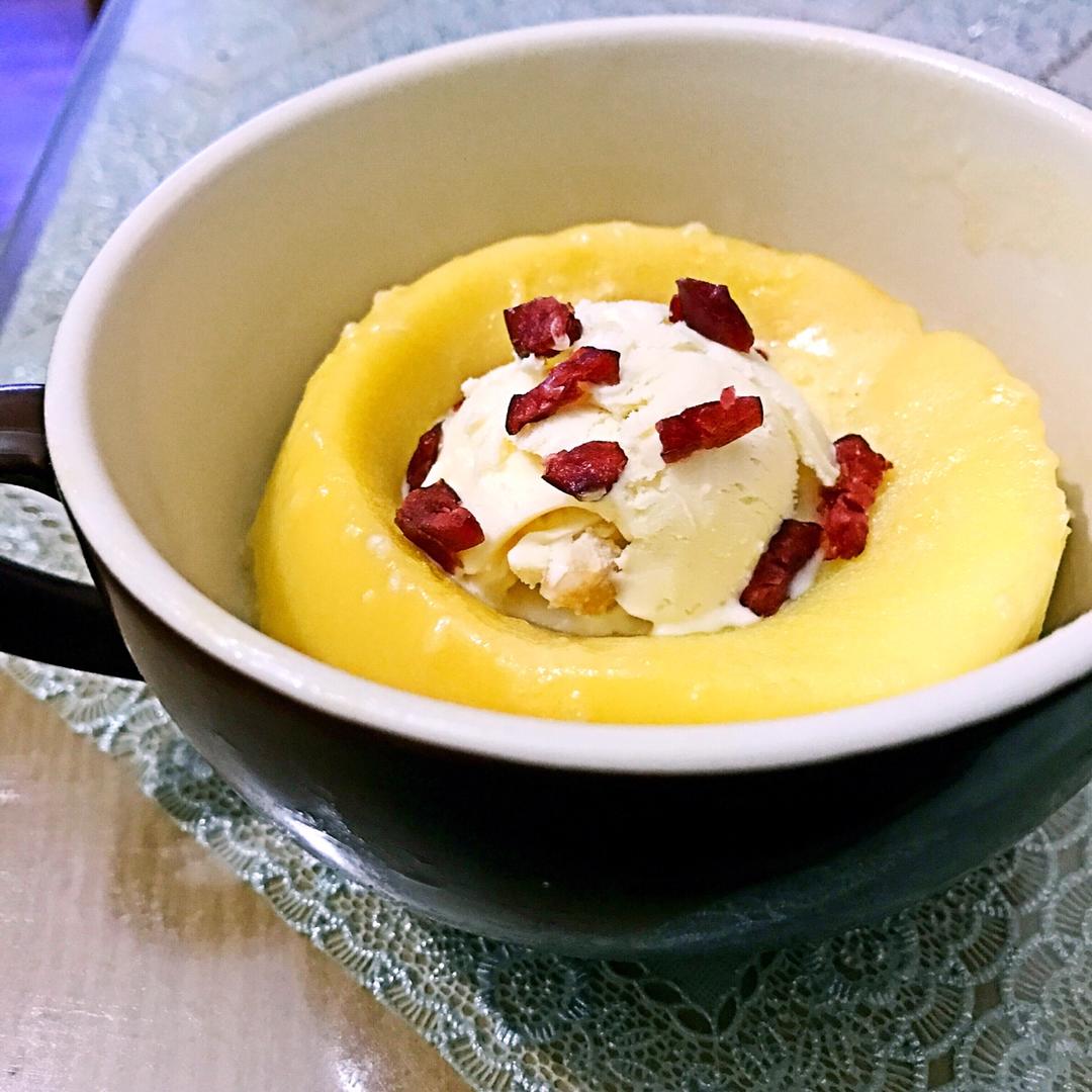 微波炉香草蛋糕~不到2分钟就可以吃上的美味！