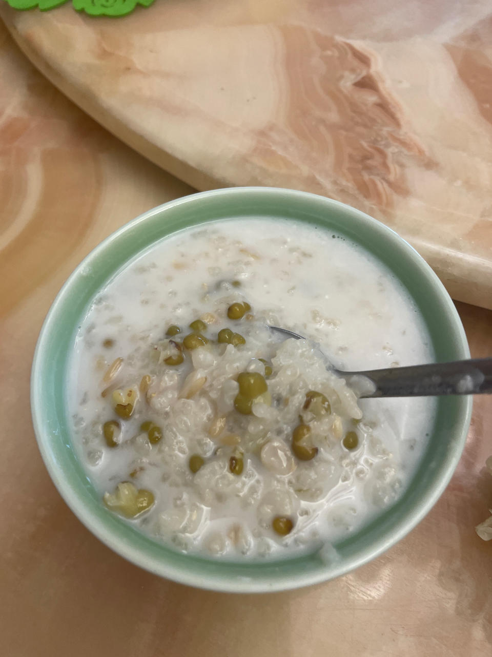 牛奶燕麦粥－简单粗暴
