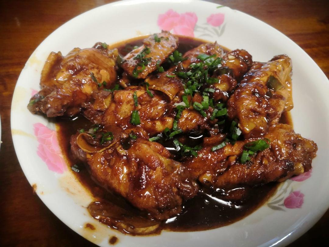 外婆教我的红烧鸡翅·连汤汁都狠好吃！！！