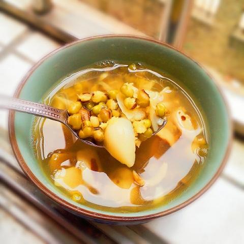 冰糖绿豆百合汤