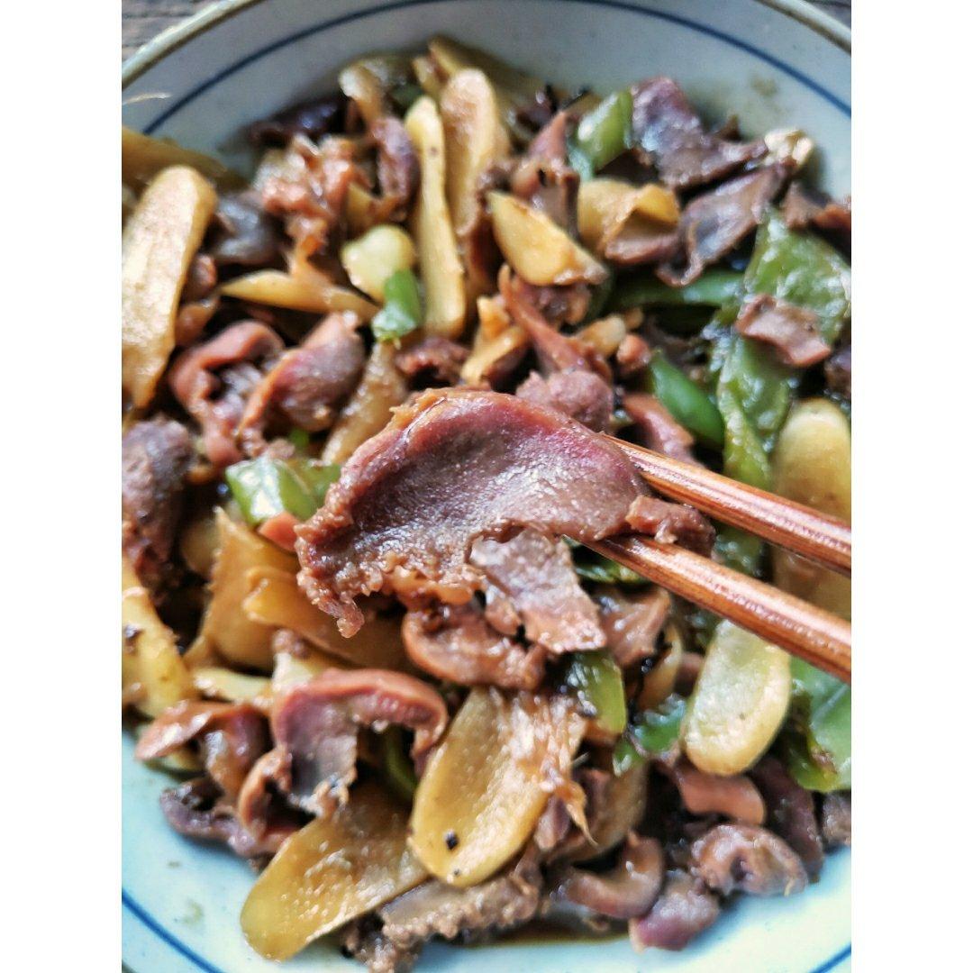 ㊙️🔥家常菜‼️蒜苗彩椒炒鸡胗‼️超级下饭