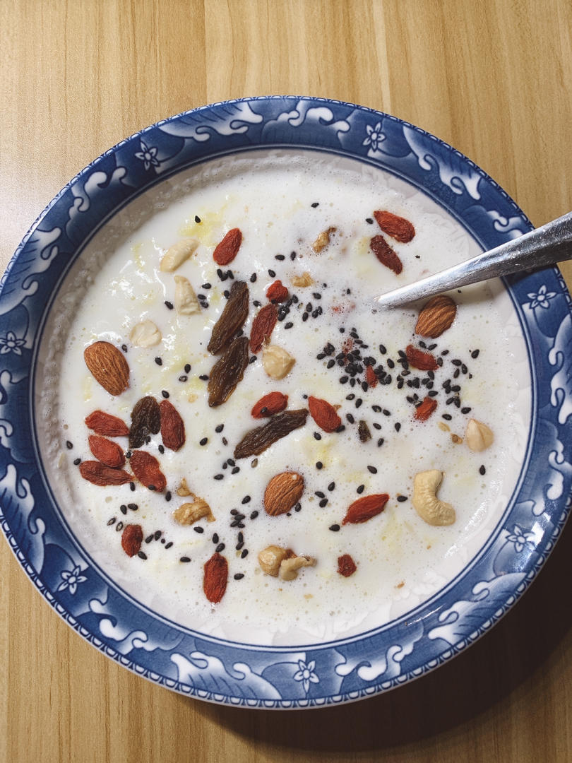 律师小姐哼唧唧做的秋冬快手甜品牛奶鸡蛋醪糟好喝到词穷