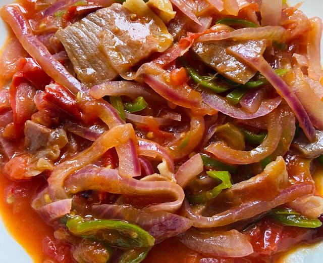 西红柿青椒洋葱炒火腿肉（快速家常菜）的做法