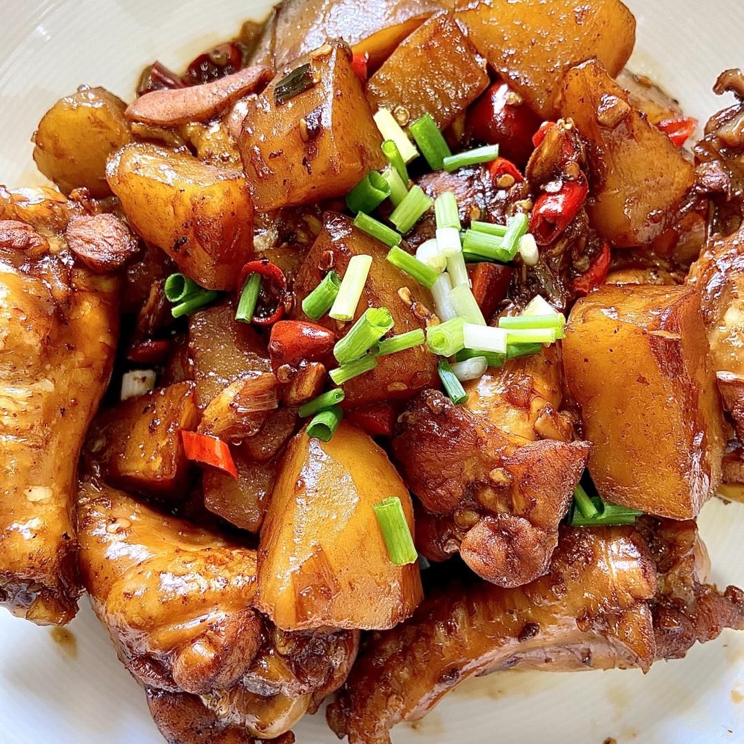 鸡腿炖土豆