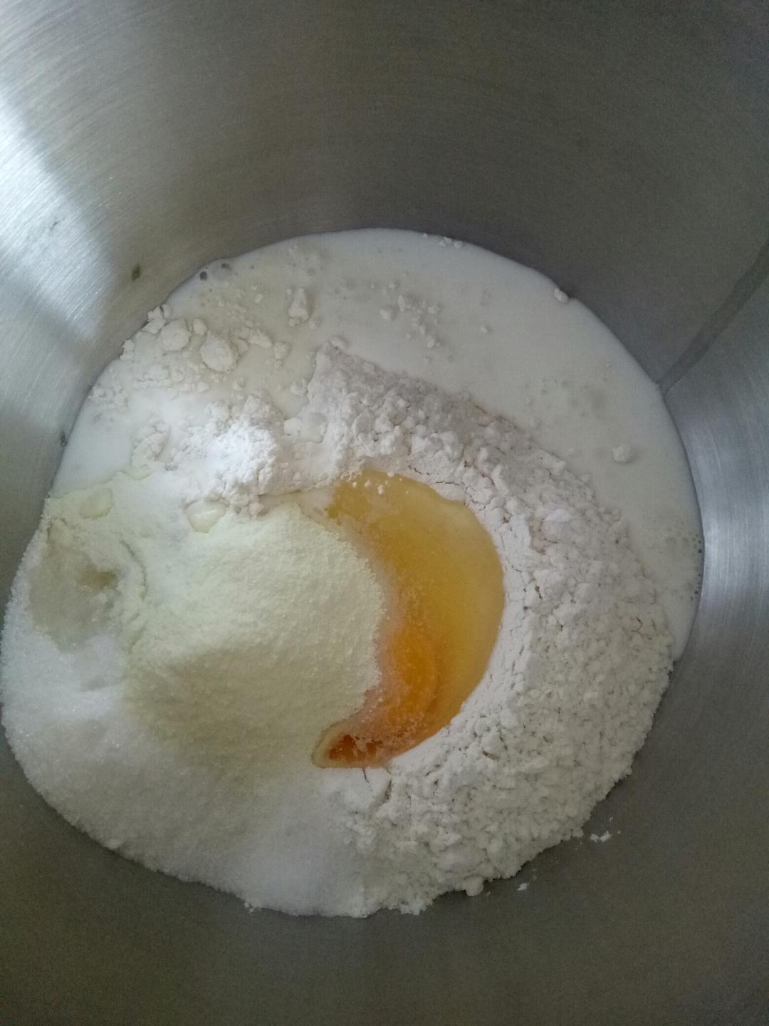 纯奶手撕吐司的做法 步骤1