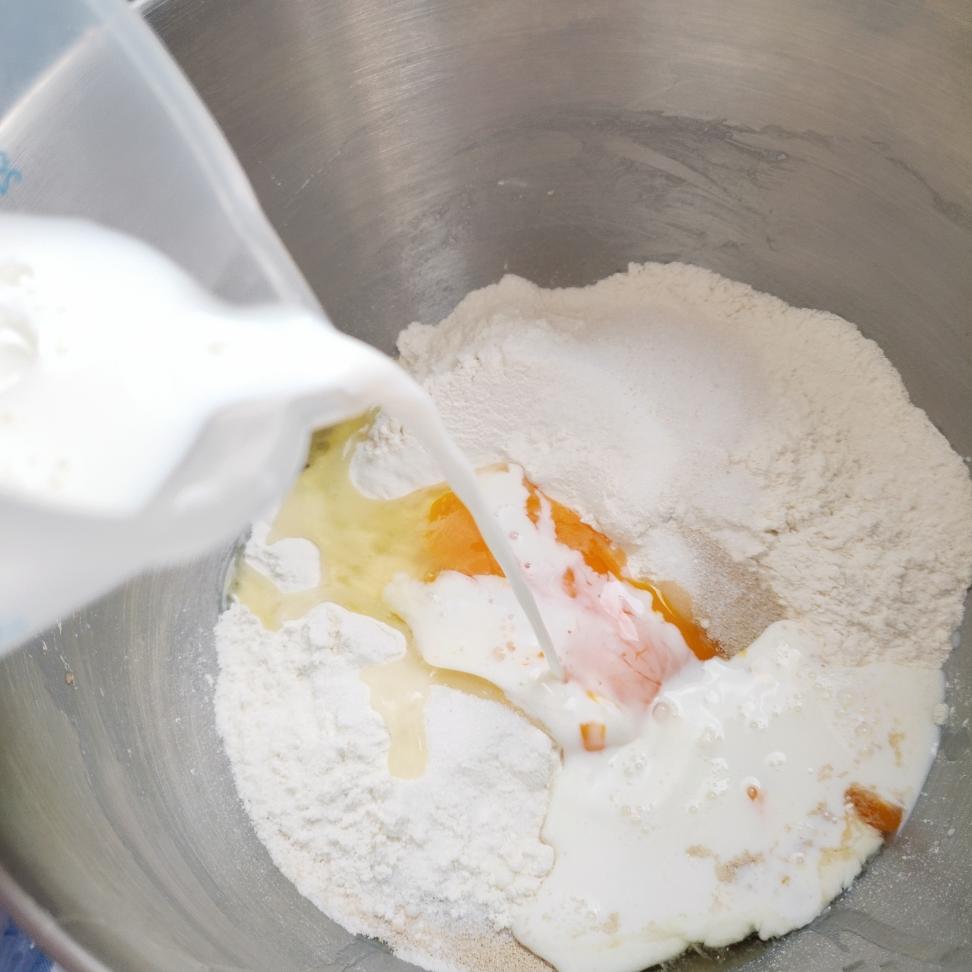 纯奶手撕吐司的做法 步骤1