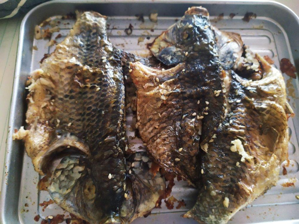 烧烤小鲫鱼（烤箱版）