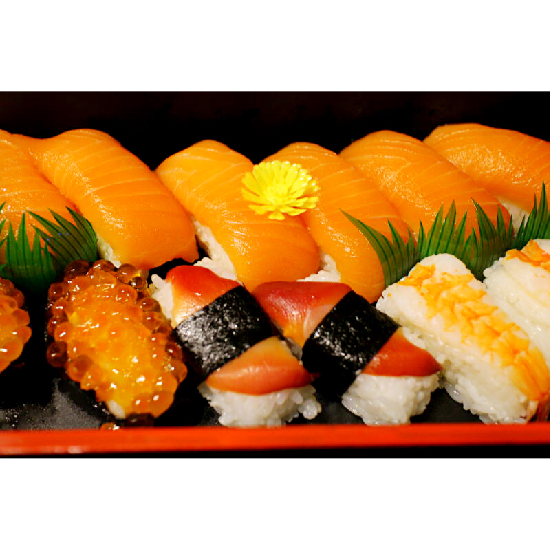 少年超做的手握寿司