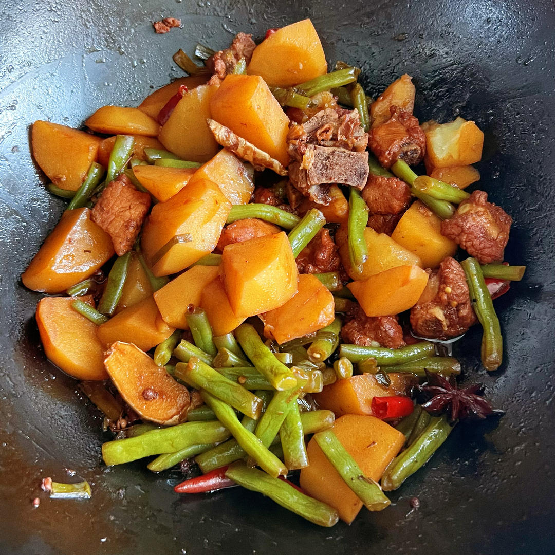 硬菜代表--排骨炖豆角土豆（豆角焖面胚子）