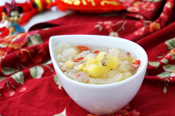 雀巢佳膳+猕猴桃银耳羹的做法