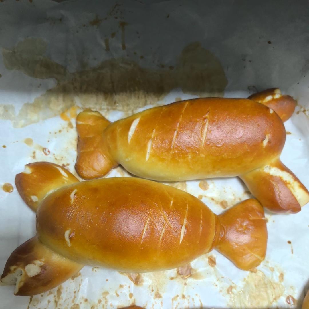 长的像小龙虾的碱水面包，这是什么黑暗料理？