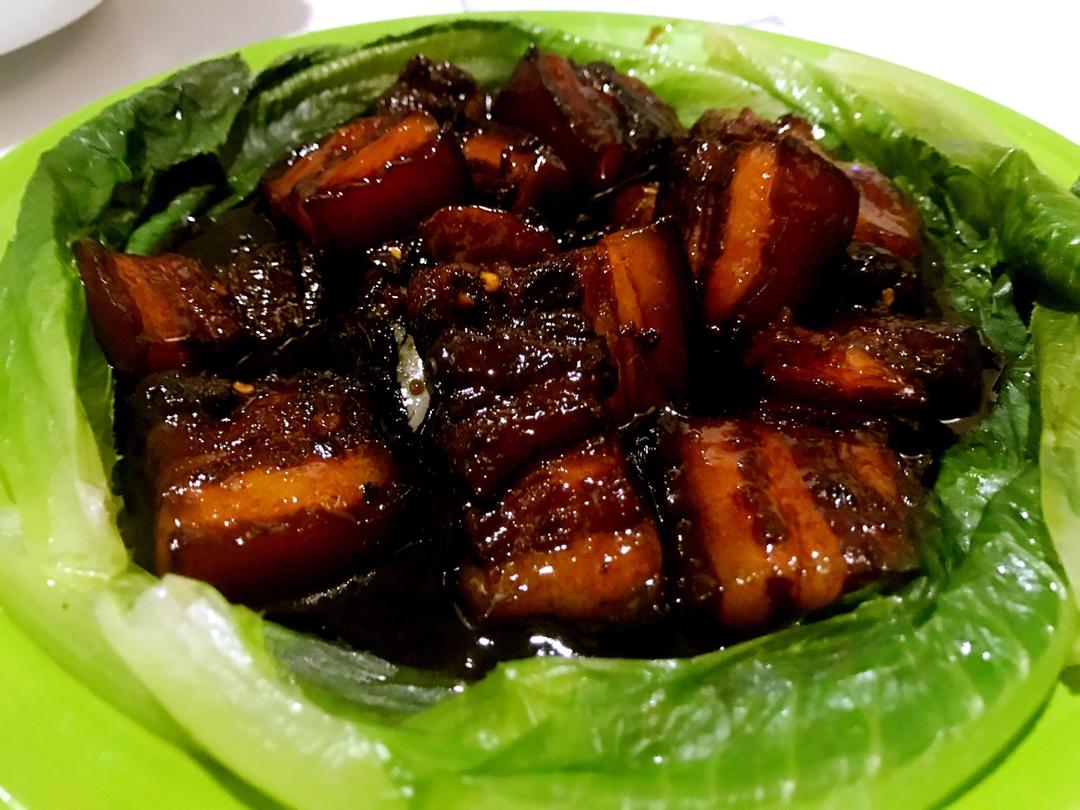 吃着碗里望着锅里的红烧肉