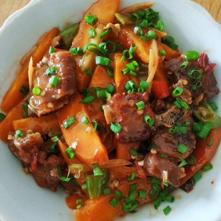 红烧排骨胡萝卜