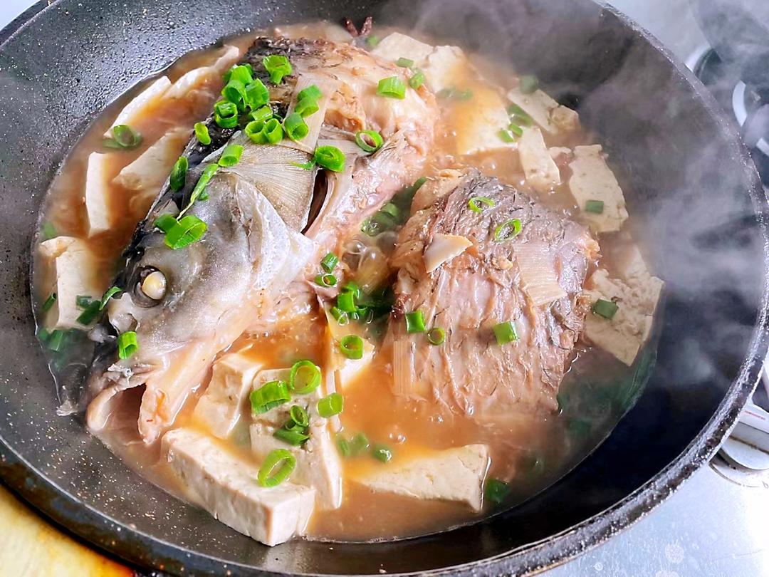 得莫利炖鱼《春江开 炖一条家乡味的开江鱼》