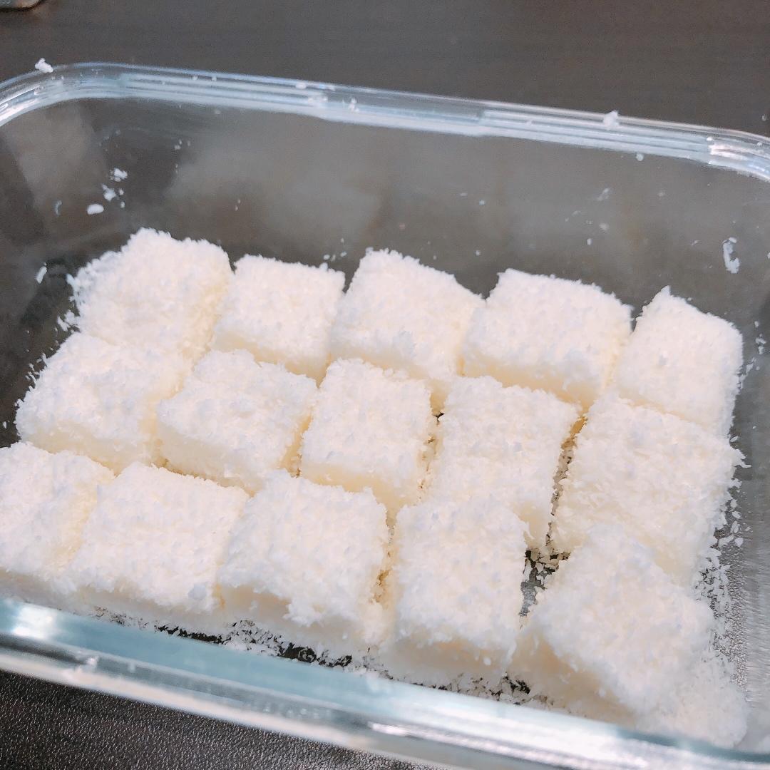 完胜85度C牛奶椰丝小方