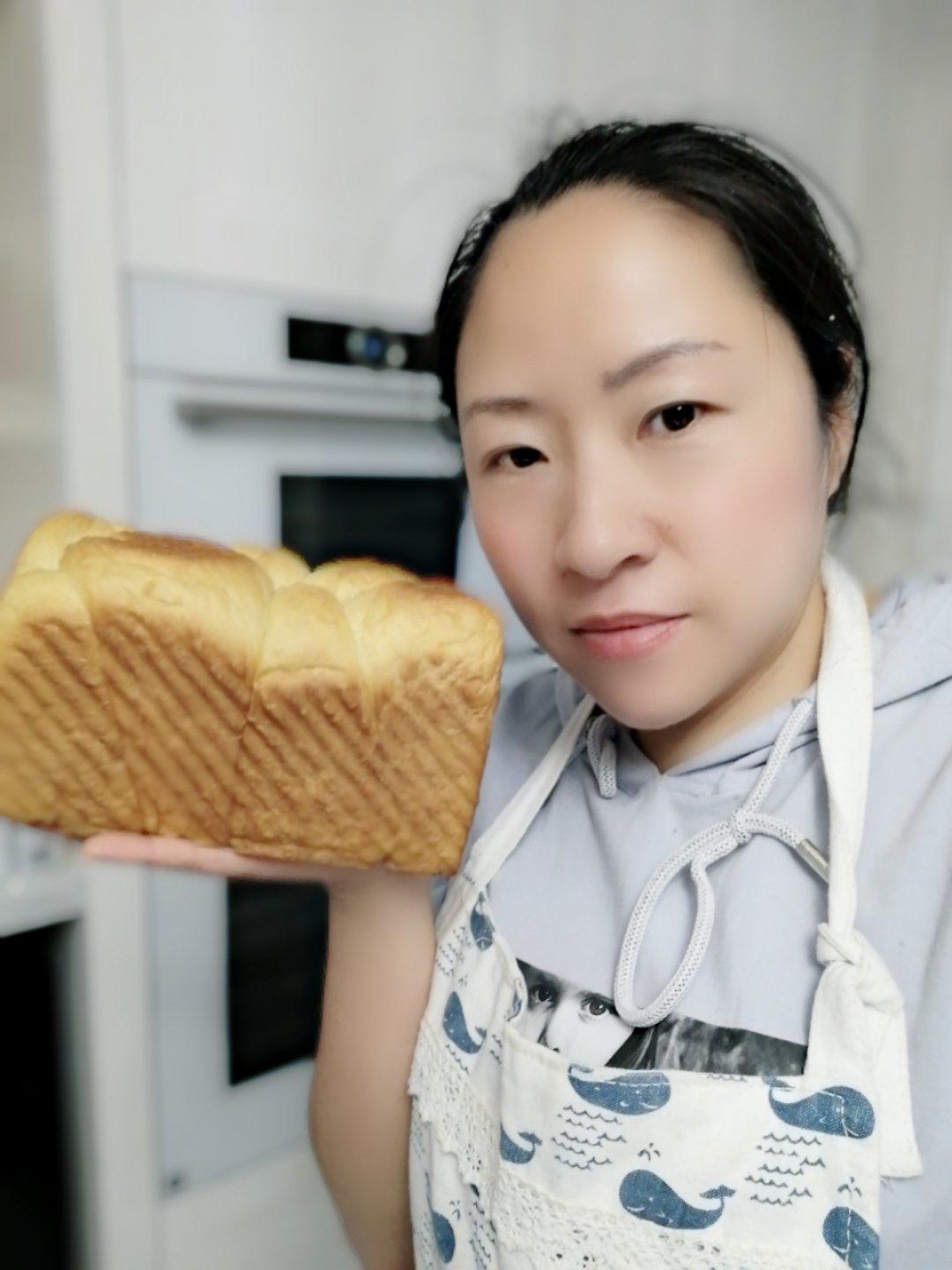 和云朵一样柔软的北海道牛奶吐司