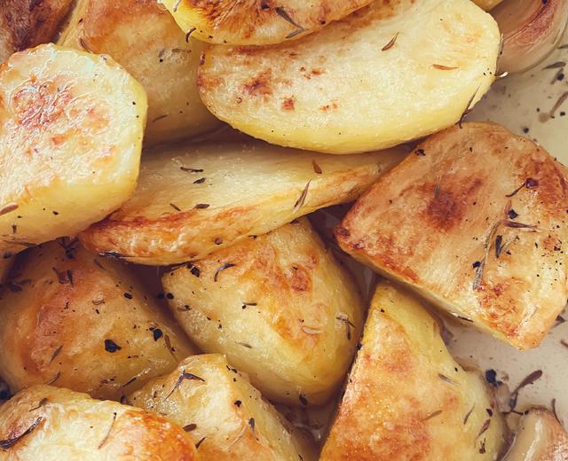 英国餐桌的灵魂 — Roast Potato 英式烤土豆的做法