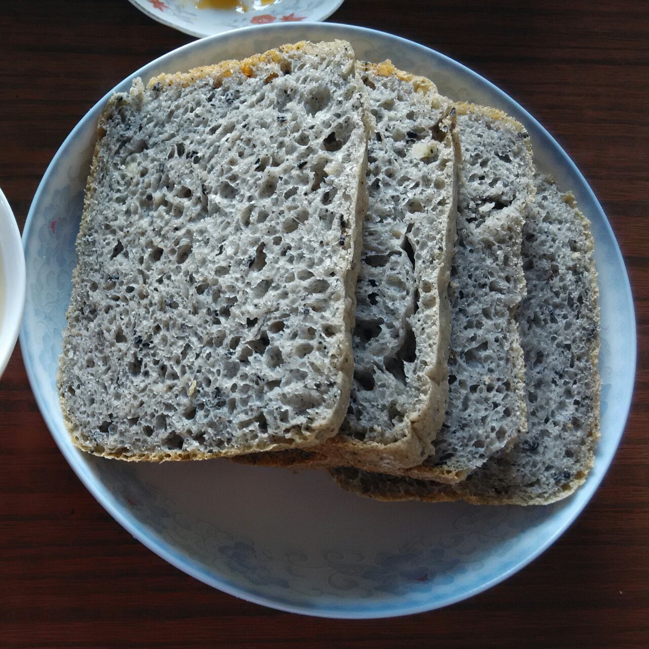 ❤面包机乱入❤ 乱七八糟的黑芝麻面包（无蛋无油）