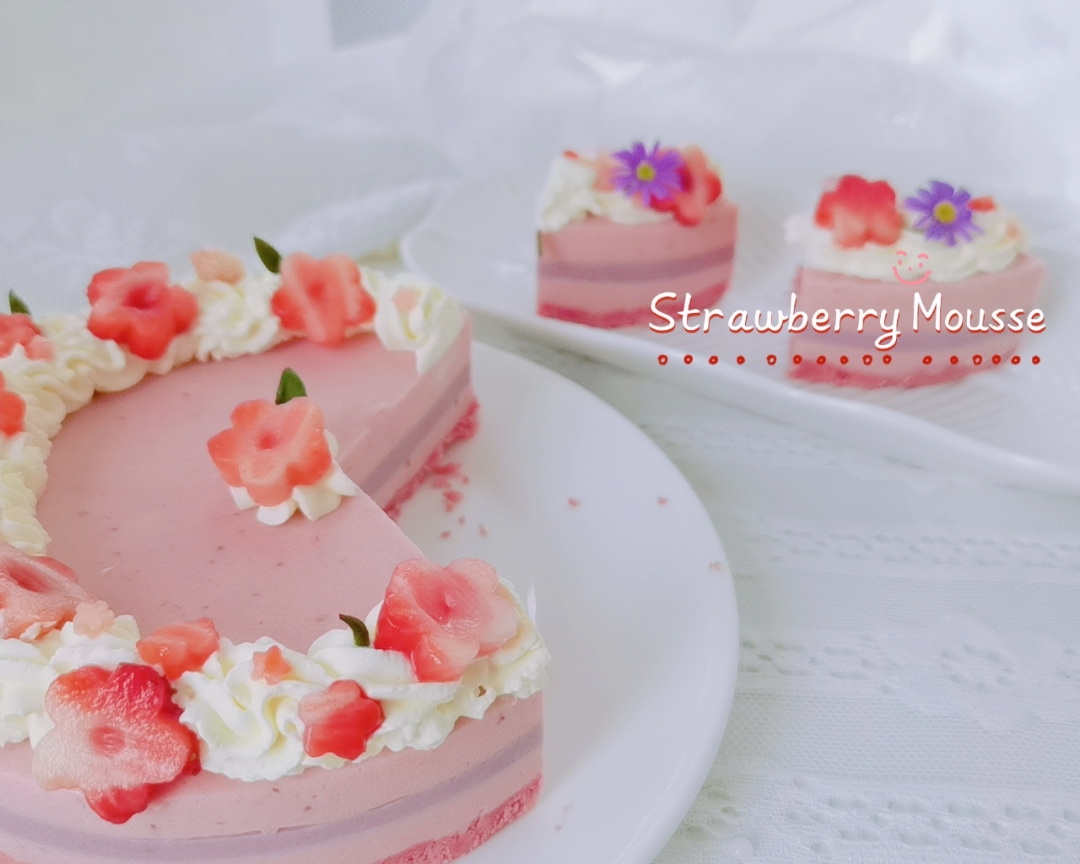 原创草莓慕斯蛋糕🍓满满的少女心的做法