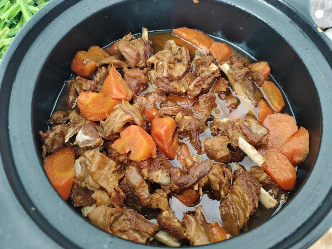 酥而不腻的红烧羊排