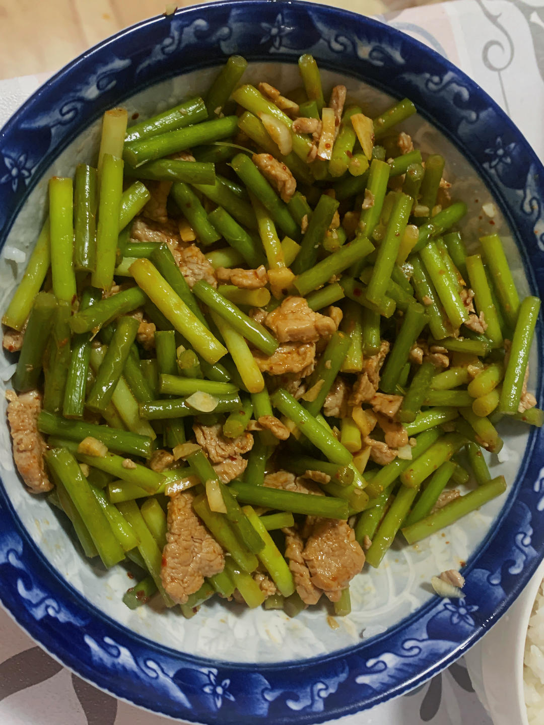 简单易做的下饭菜－蒜苔炒肉