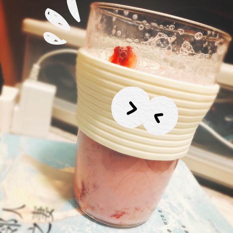 草莓奶昔