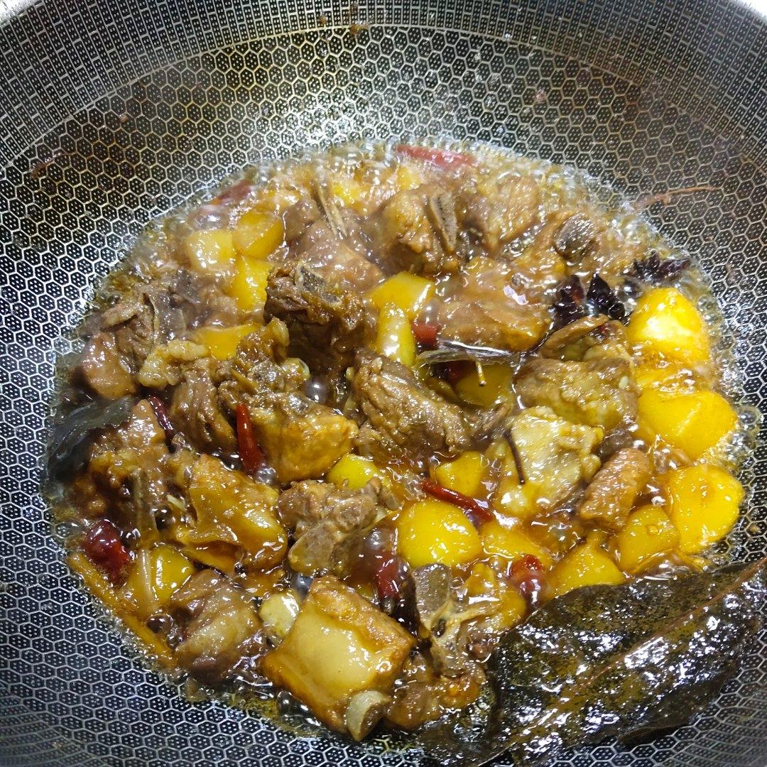 土豆炖排骨