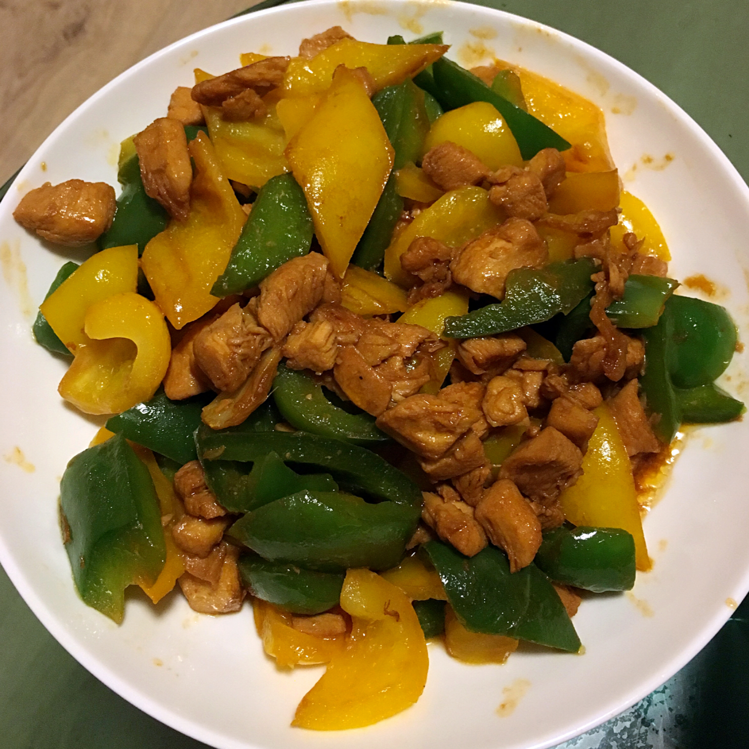 健身减肥最爱的鸡胸料理！——彩椒鸡丁