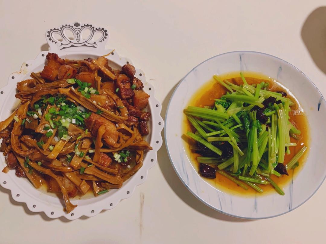 【笋干烧肉】