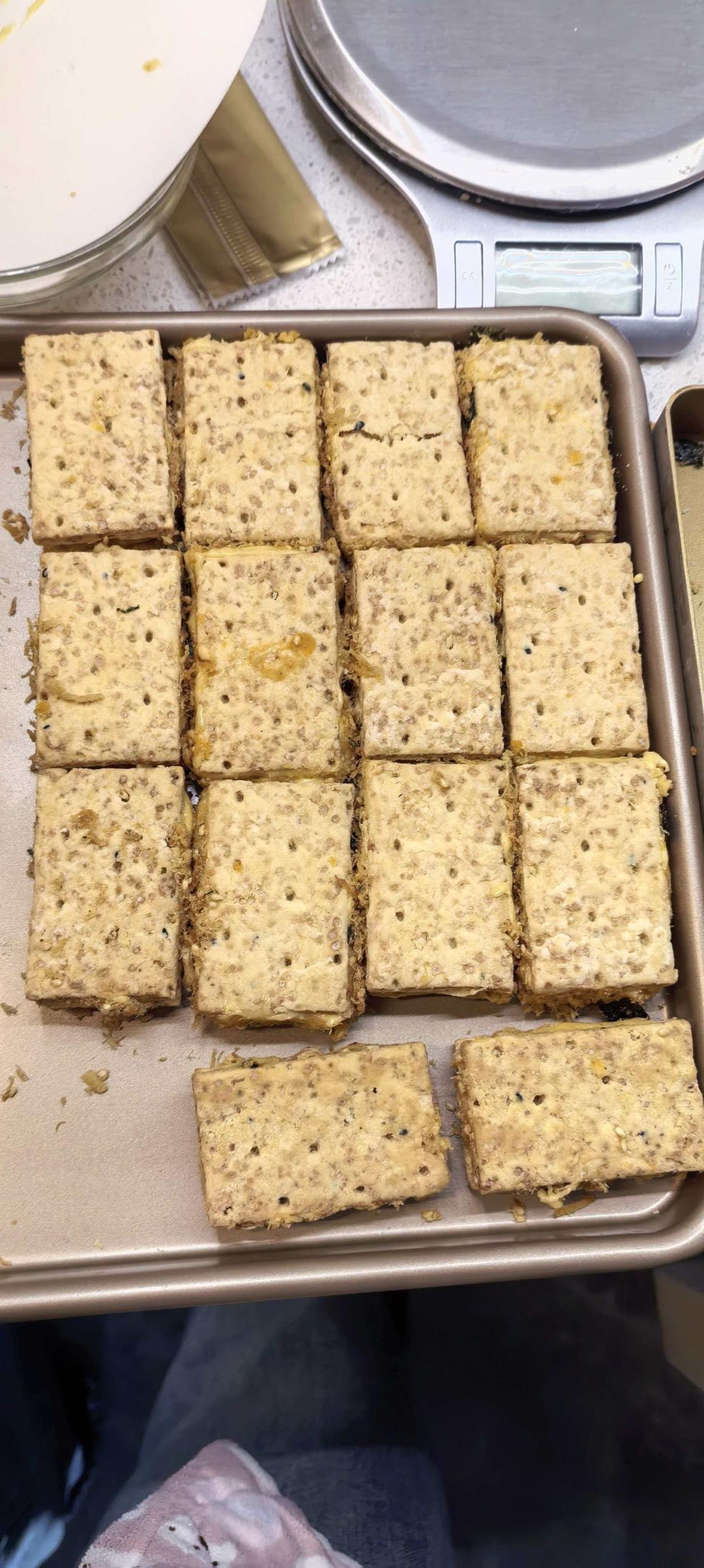 咸蛋黄肉松牛轧糖饼干