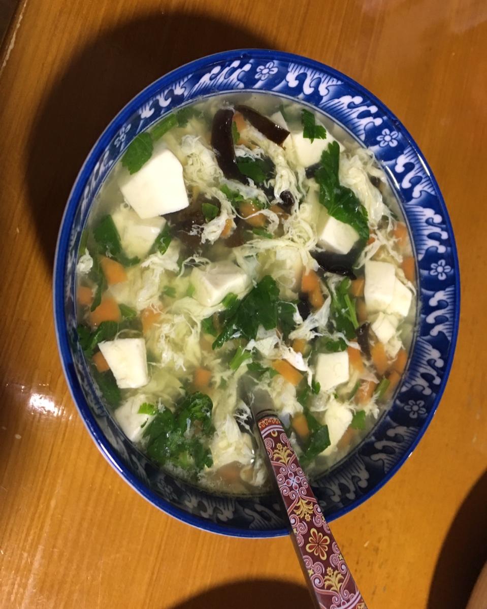 堂妈小厨—鲜蔬豆腐汤