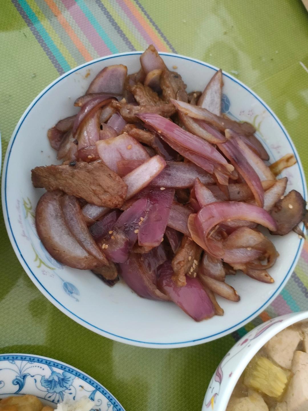 洋葱炒牛肉
