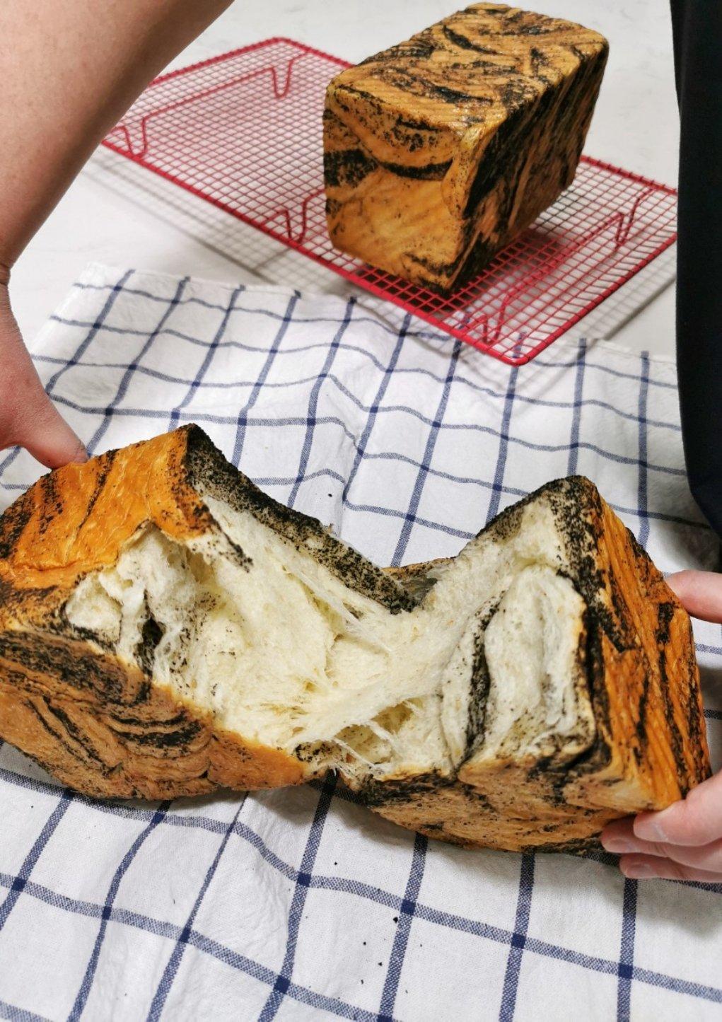 黑芝麻豹纹吐司