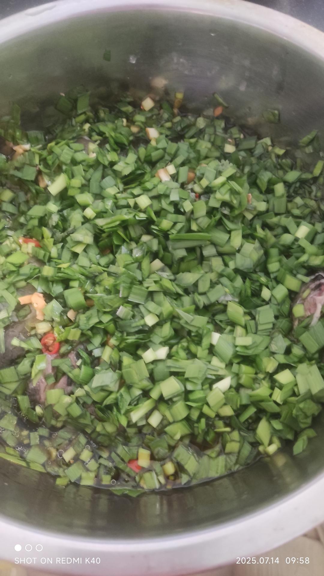 凉拌鲫鱼（韭菜）