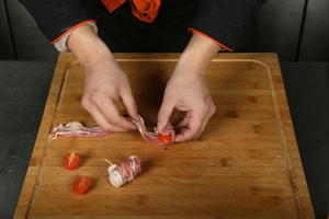 《高阶菜谱》番茄五花肉卷的做法 步骤3