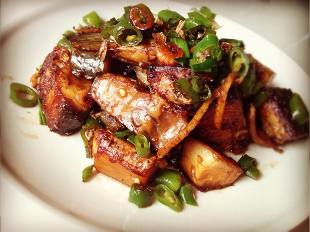 夏二做的黄豆烧风干咸鱼