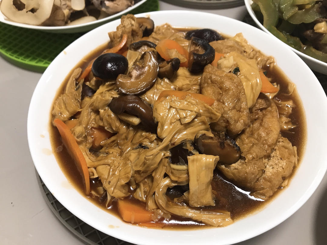 腐竹烧香菇