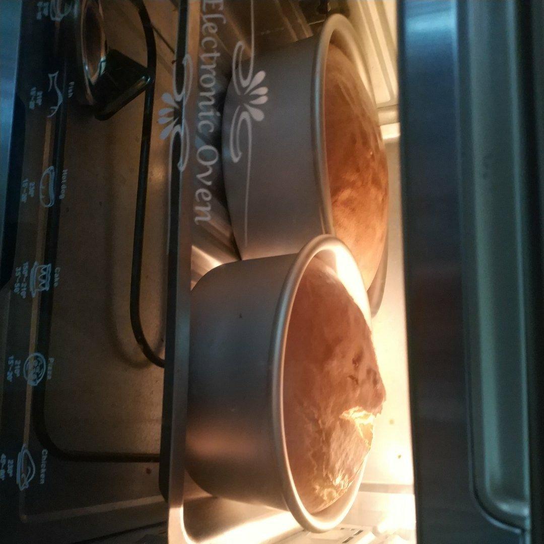 烤箱做蛋糕（戚风蛋糕的做法）