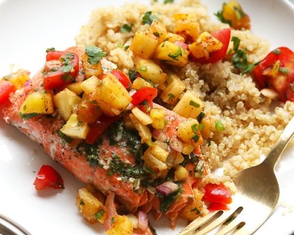 Salmon with pineapple salsa的做法