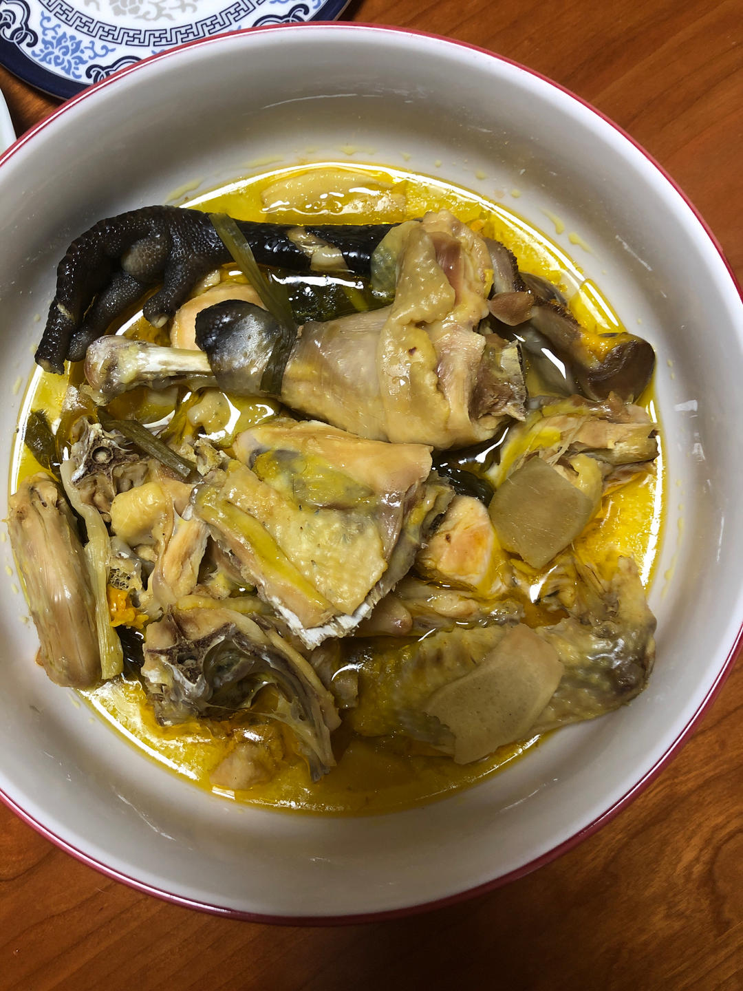 江南（干蒸鸡）吊鸡露，适合感冒进补