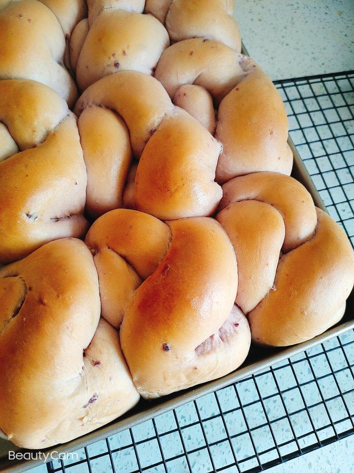 紫薯椰蓉老面包