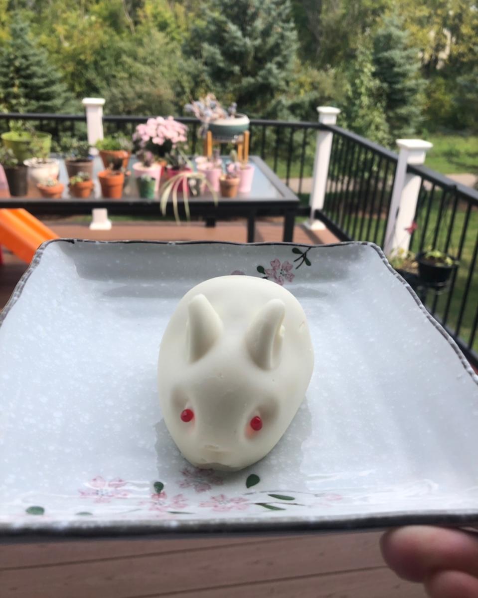 每个孩子都喜欢的兔子慕斯冰淇淋