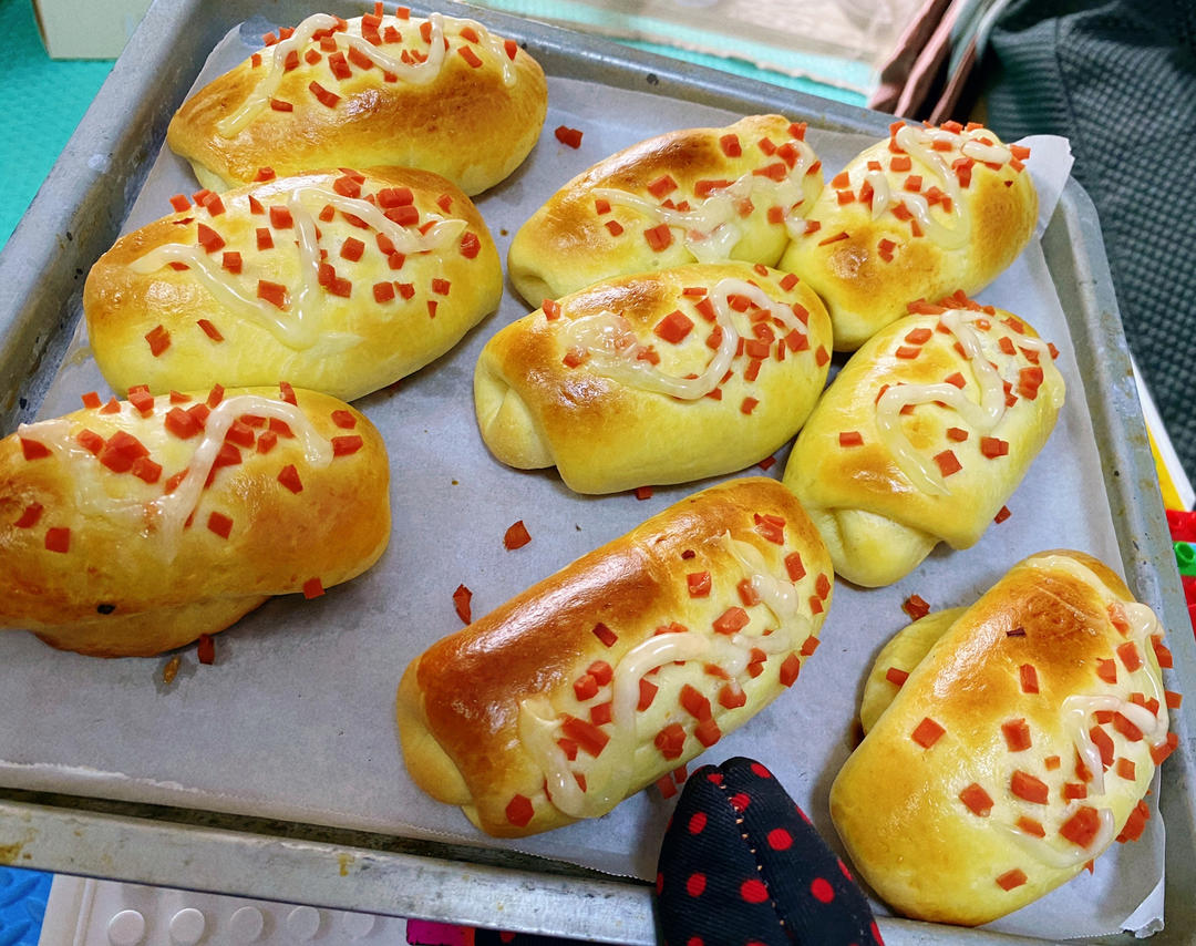 如棉花般松软的海苔肉松面包