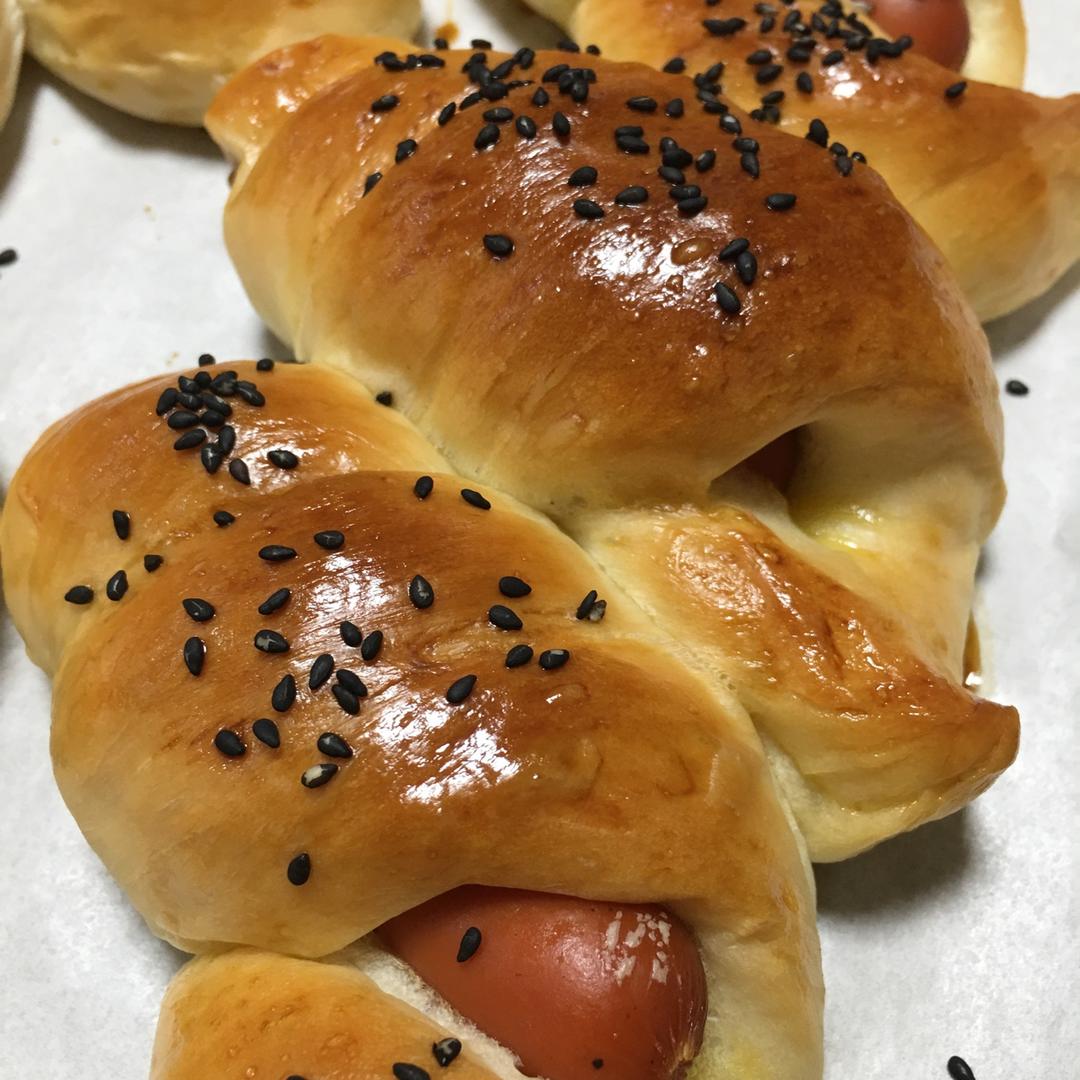 热狗小面包-既能作早餐又能作零食，咬一口就是满满的幸福