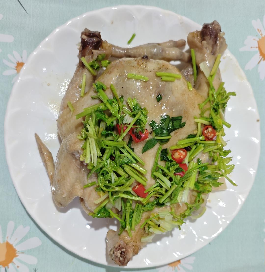 无水葱油童子鸡一一转自微博菜谱（Le Creuset铸铁炖锅）