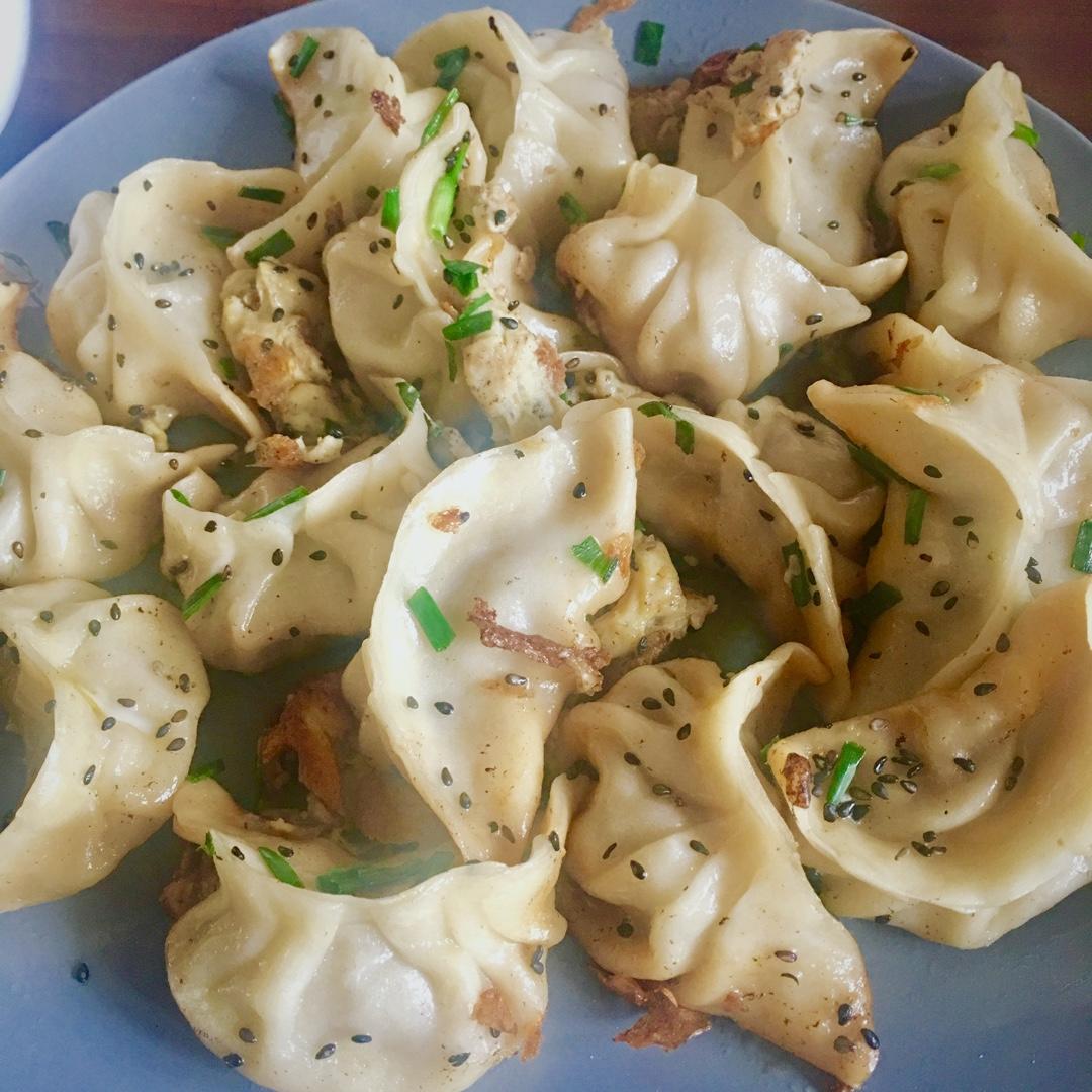 早餐来一锅香脆的生煎饺子