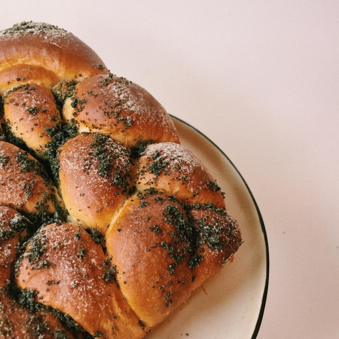 黑芝麻奶酥排包