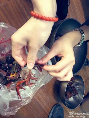 蒜蓉小龙虾的做法 步骤2
