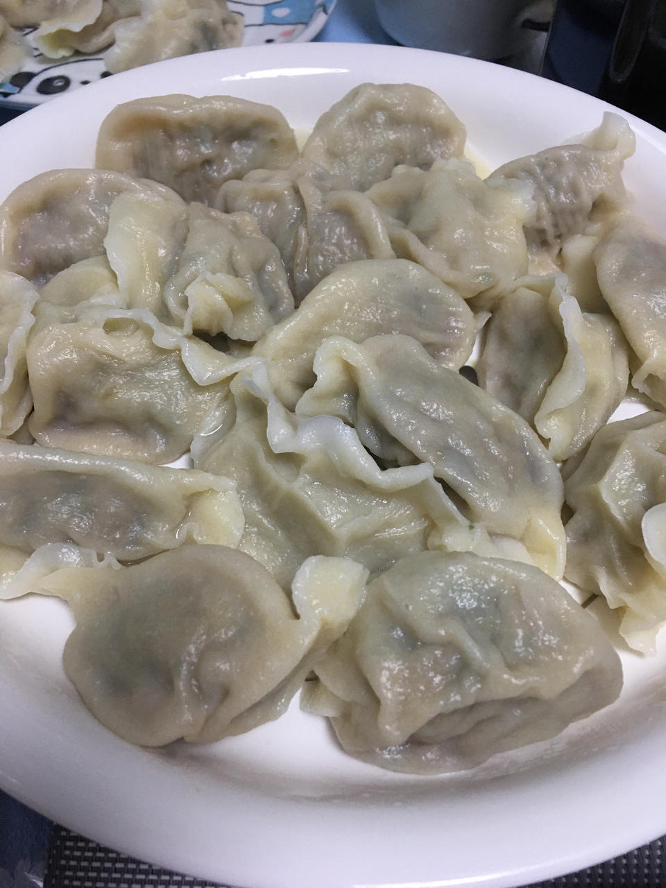 爆汁牛肉芹菜饺子🥟（附牛肉馅不干柴方法）